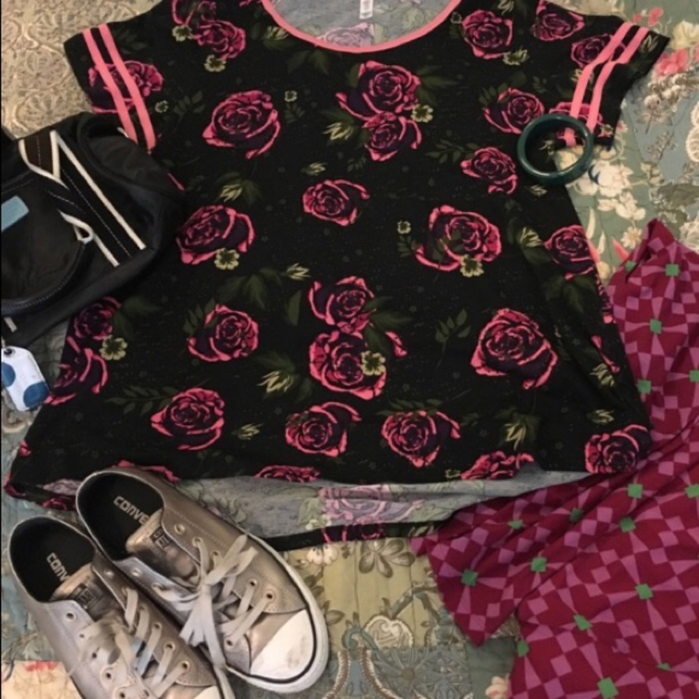 LuLaRoe Classic T